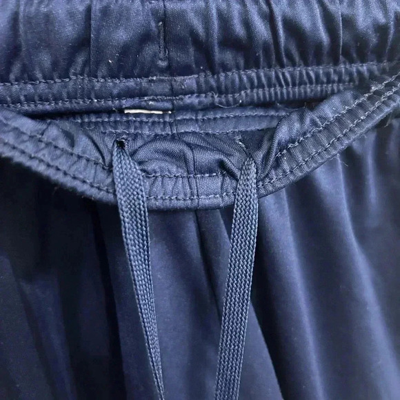 GUC Adidas youth size small. Boys 9-10 Aeroready navy and white athletic shorts - Picture 4 of 9